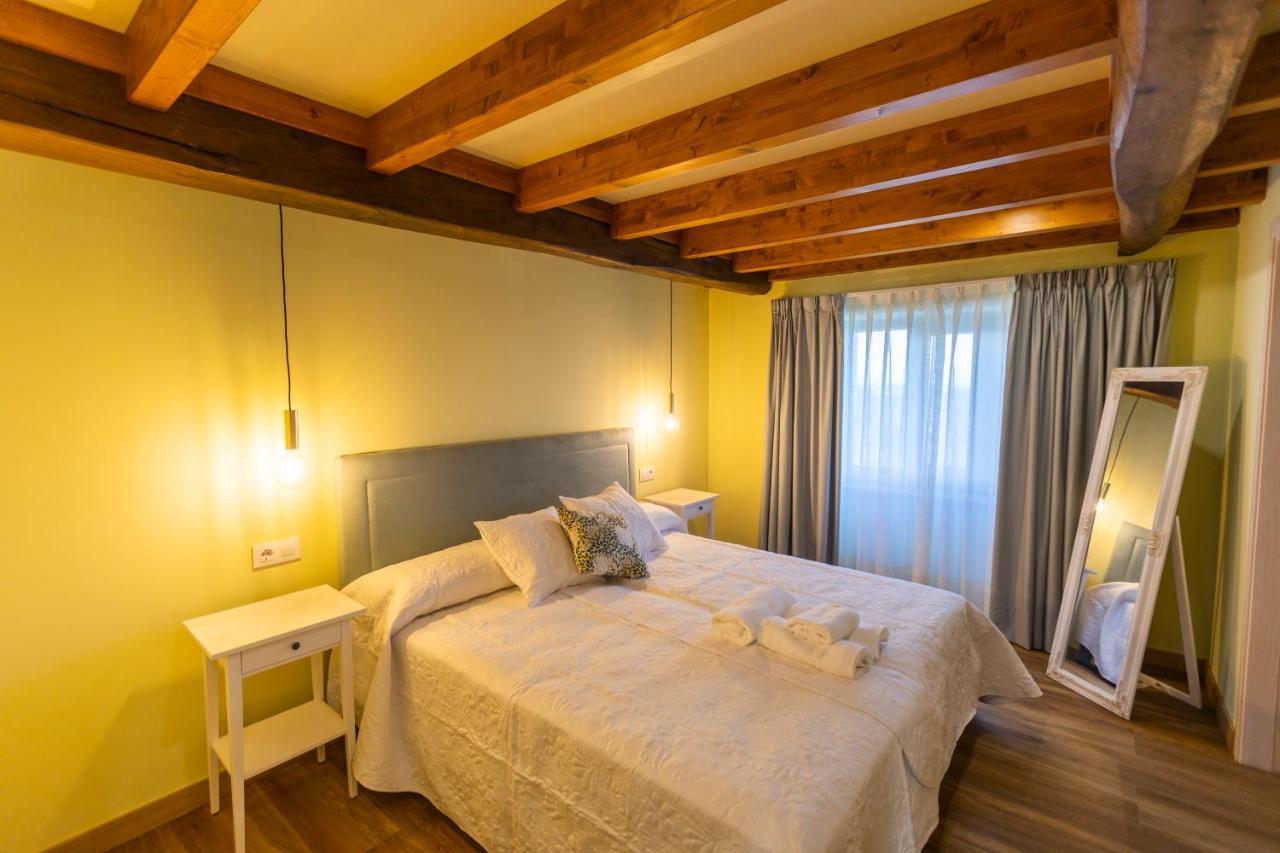 Apartamentos Casona Del Campo ナビア エクステリア 写真